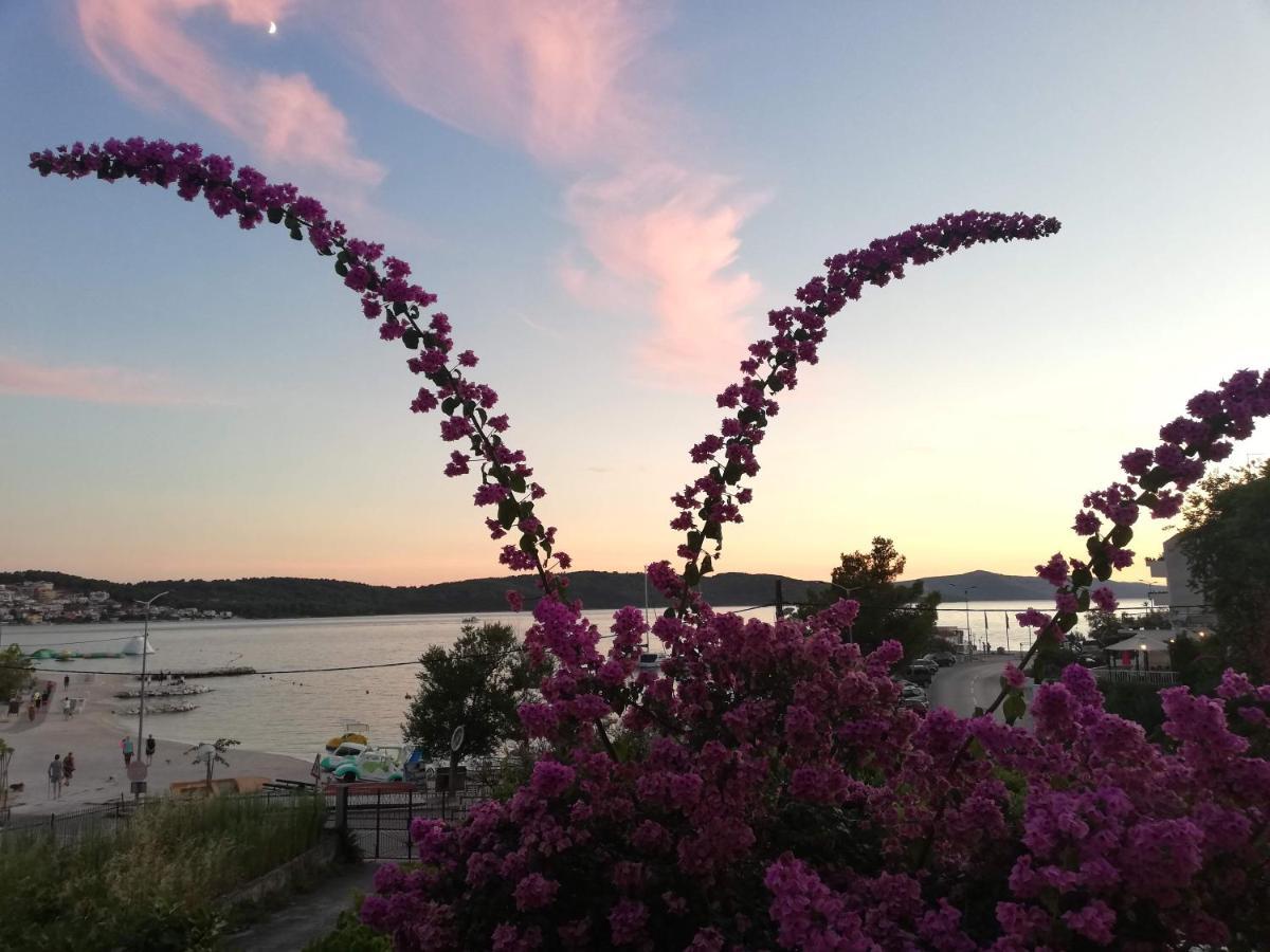 Apartman Simac Okrug Gornji Trogir Exterior foto